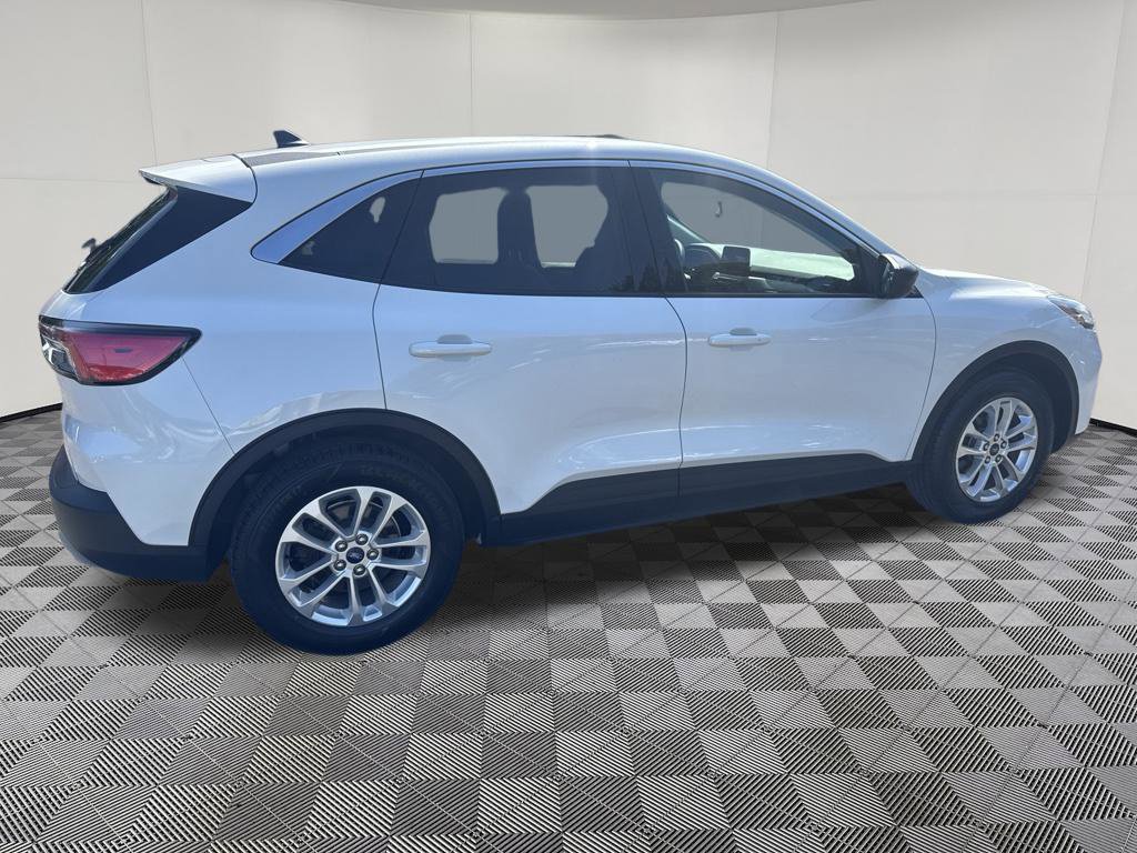 Used 2022 Ford Escape SE FWD image 12