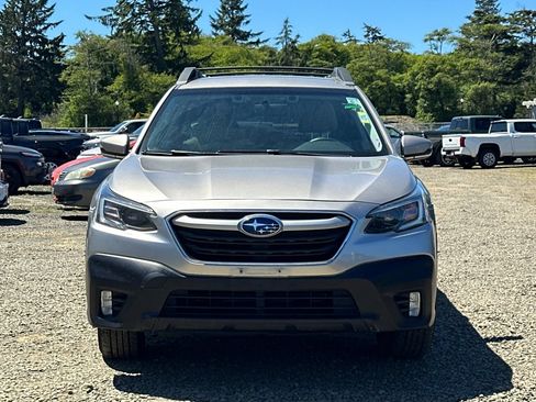 Used 2020 Subaru Outback Premium w/ Popular Package #1 AWD/4WD image 3