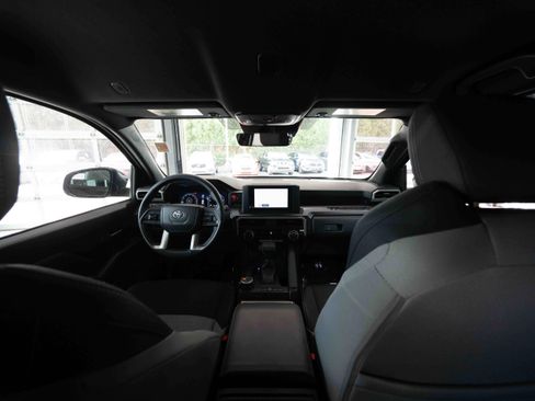 Used 2025 Toyota Tacoma TRD Off-Road image 19