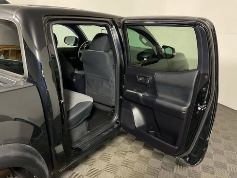 Used 2020 Toyota Tacoma TRD Off-Road image 29