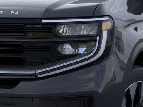 New 2025 Ford Expedition Max Platinum w/ Driver's Package image 18