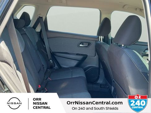 Used 2023 Nissan Rogue SV image 12