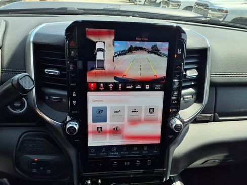 New 2026 RAM 2500 Laramie AWD/4WD image 15