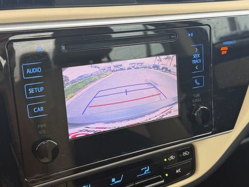 Used 2019 Toyota Corolla LE FWD image 23