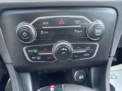 Used 2021 Dodge Charger SXT image 26