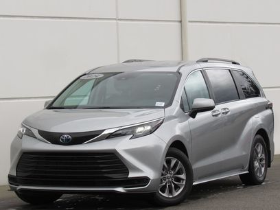Used 2024 Toyota Sienna LE