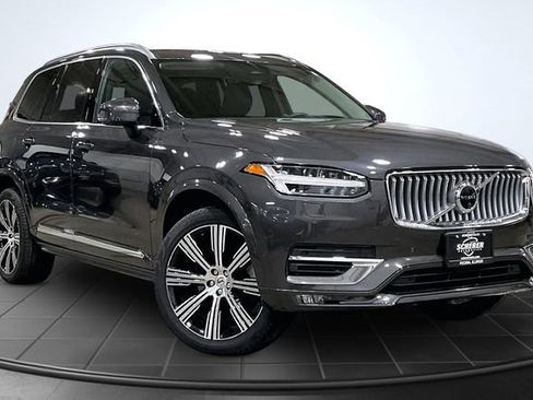 Certified 2023 Volvo XC90 B6 Ultimate w/ Protection Package Premier image 15