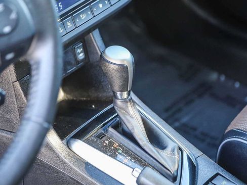 Used 2015 Toyota Corolla L image 20