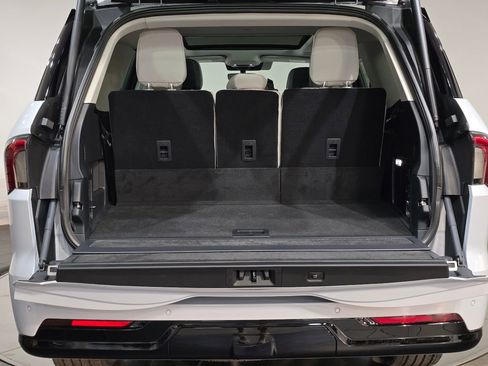 New 2025 Lincoln Navigator Reserve image 9