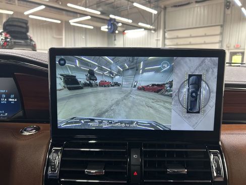 Certified 2024 Lincoln Navigator L Reserve image 22