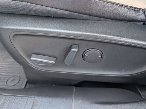 Used 2022 Ford Escape SEL image 11