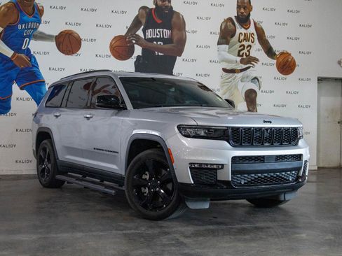Used 2023 Jeep Grand Cherokee L Limited w/ Luxury Tech Group II AWD/4WD image 2