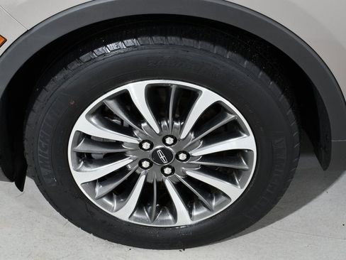 Used 2021 Lincoln Nautilus Reserve image 23