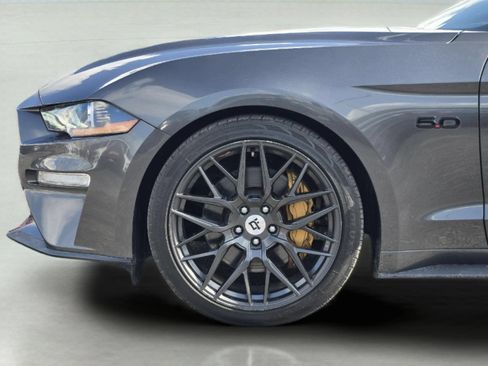 Used 2019 Ford Mustang GT w/ Black Accent Package RWD image 9
