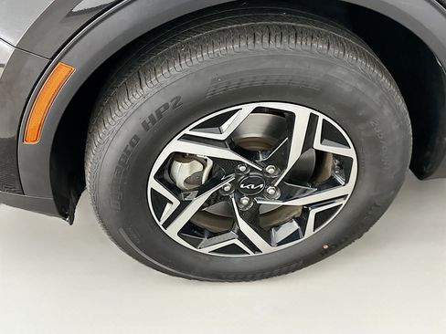 Used 2024 Kia Sportage LX image 11