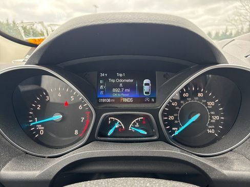 Used 2019 Ford Escape SE image 11