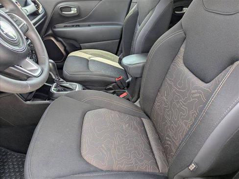 Used 2023 Jeep Renegade Latitude AWD/4WD image 23