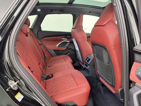 Used 2025 Audi SQ5 Prestige image 25