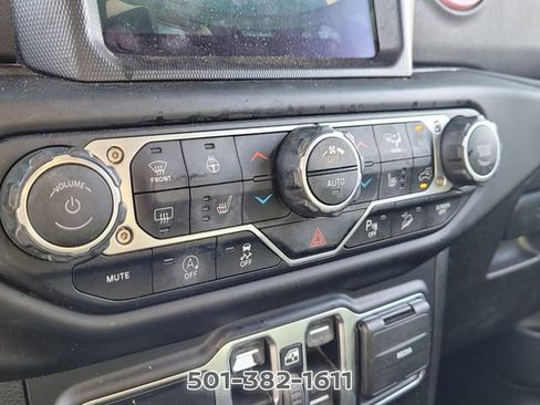 Used 2021 Jeep Wrangler Unlimited Sahara AWD/4WD image 22