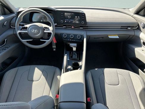 New 2026 Hyundai Elantra SE image 17