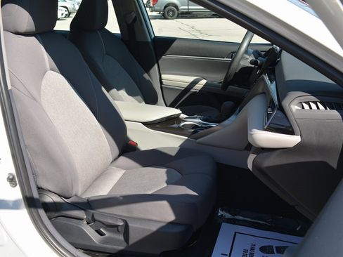 Used 2023 Toyota Camry LE w/ Convenience Package image 19