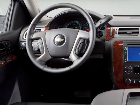 Used 2011 Chevrolet Tahoe LT w/ Luxury Package AWD/4WD image 43