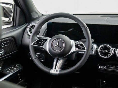 New 2025 Mercedes-Benz GLB 250 4MATIC image 11