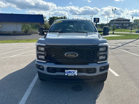 Used 2026 Ford F250 Lariat w/ Black Appearance Package AWD/4WD image 2