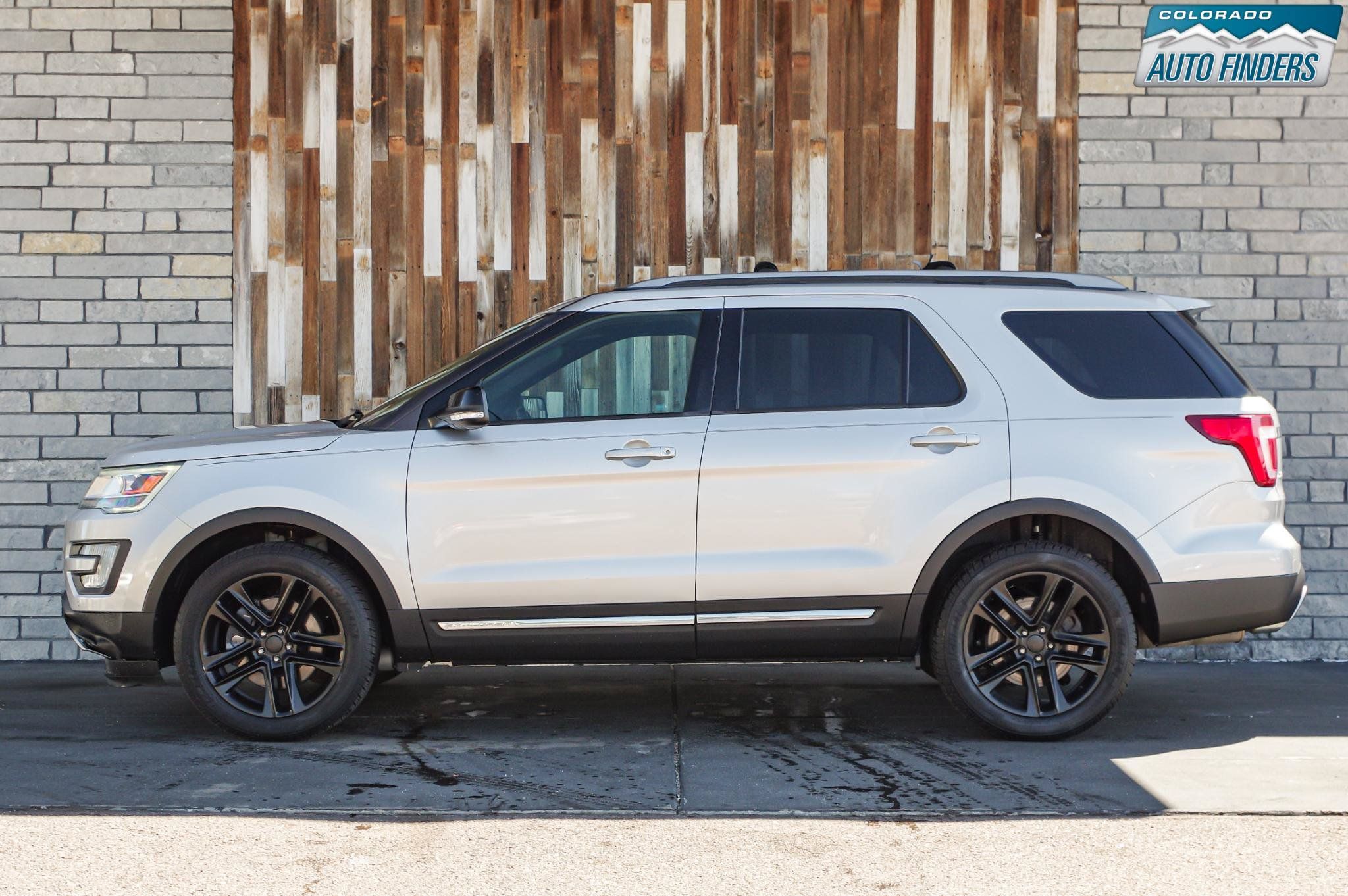 Used 2016 Ford Explorer XLT w/ Equipment Group 202A AWD/4WD image 3