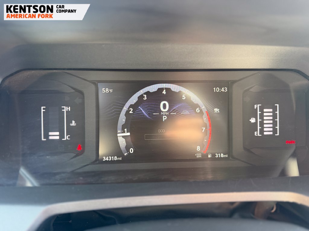 Used 2025 Toyota 4Runner SR5 AWD/4WD image 13