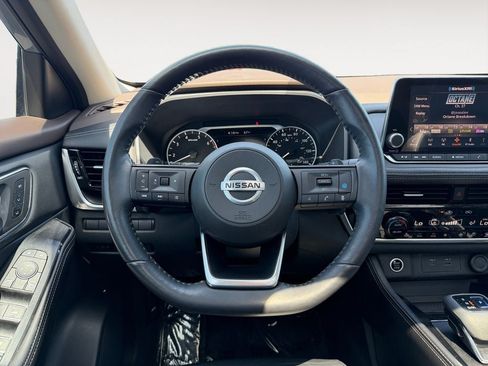 Used 2021 Nissan Rogue SL FWD image 13