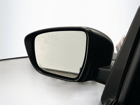 Used 2023 Nissan Frontier SV image 16