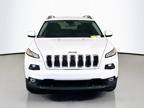 Used 2017 Jeep Cherokee Latitude w/ Comfort & Sound Group image 2