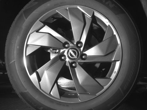 Used 2025 Nissan Rogue SV image 15