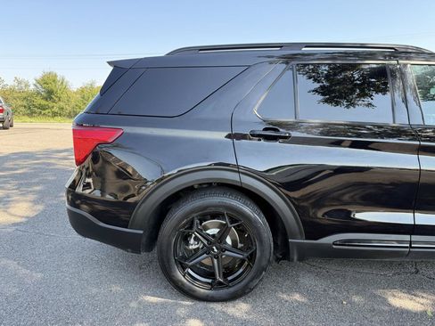 Used 2021 Ford Explorer XLT w/ Equipment Group 202A RWD image 42