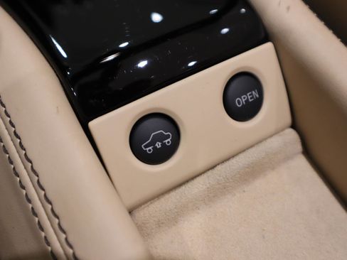 Used 2015 Ferrari 458 Spider image 38