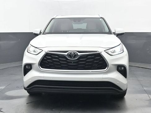 Used 2025 Toyota Highlander Limited FWD image 20