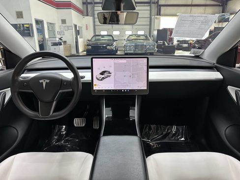 Used 2020 Tesla Model Y Performance image 18