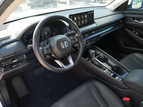 Used 2024 Honda Accord Touring image 6
