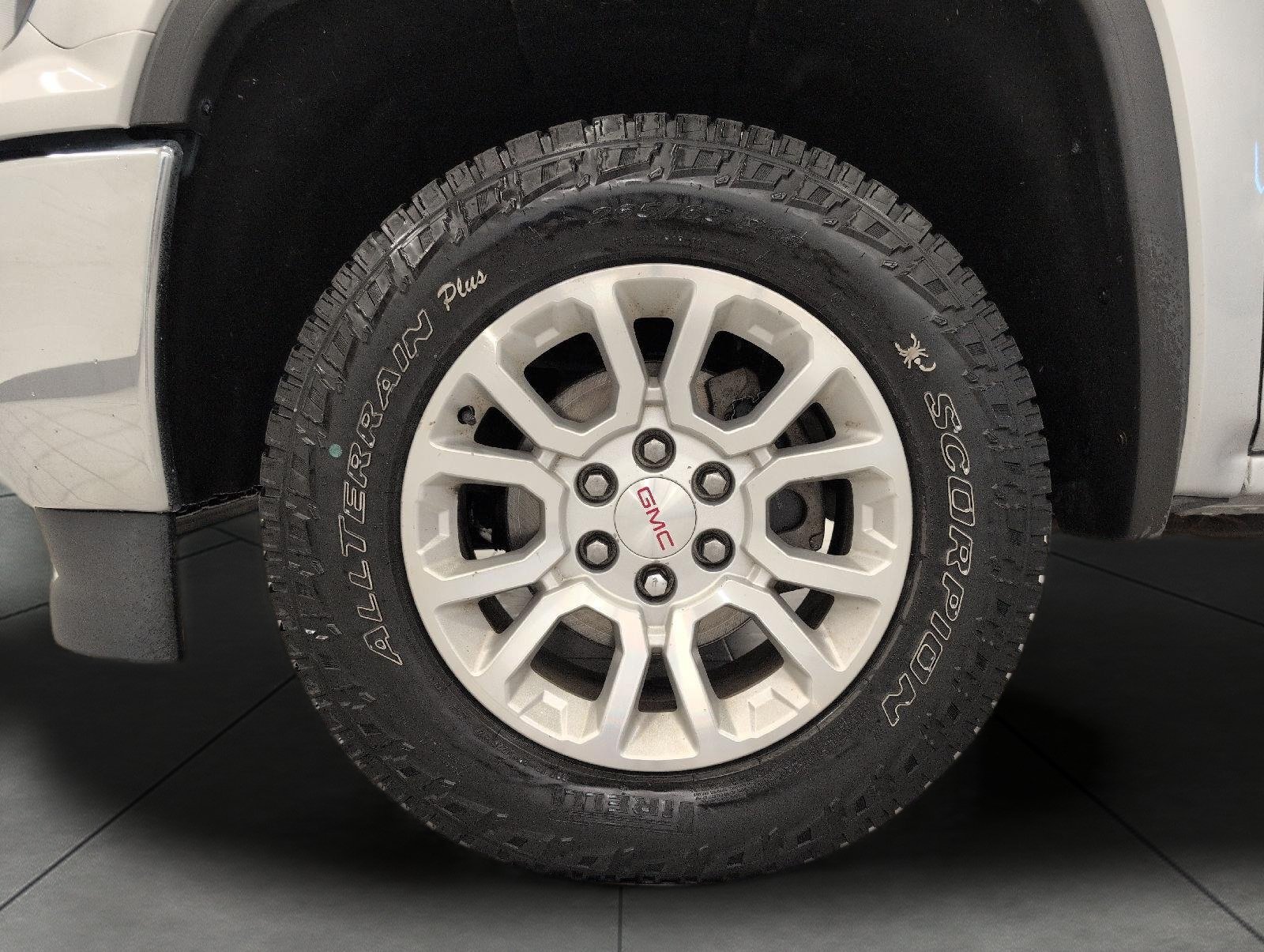 Used 2017 GMC Sierra 1500 SLE w/ SLE Value Package AWD/4WD image 4