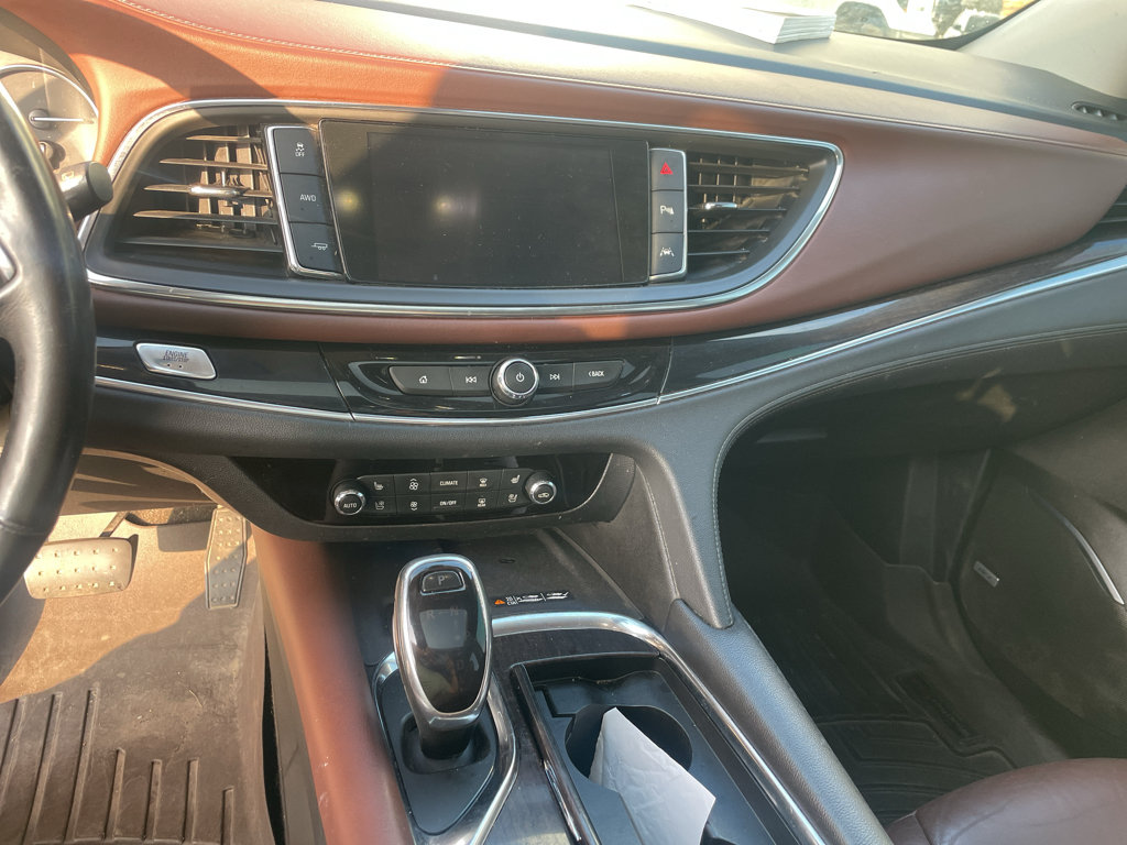 Used 2018 Buick Enclave Avenir w/ Avenir Technology Package AWD/4WD image 15