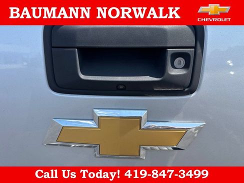 Used 2017 Chevrolet Colorado LT w/ LT Convenience Package RWD image 11