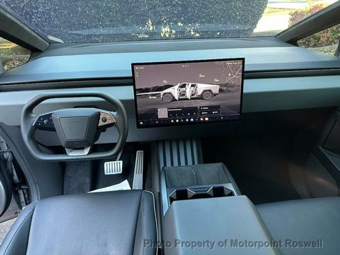 Used 2024 Tesla Cybertruck AWD Crew Cab image 22