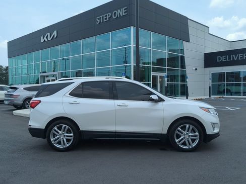 Used 2019 Chevrolet Equinox Premier FWD image 8
