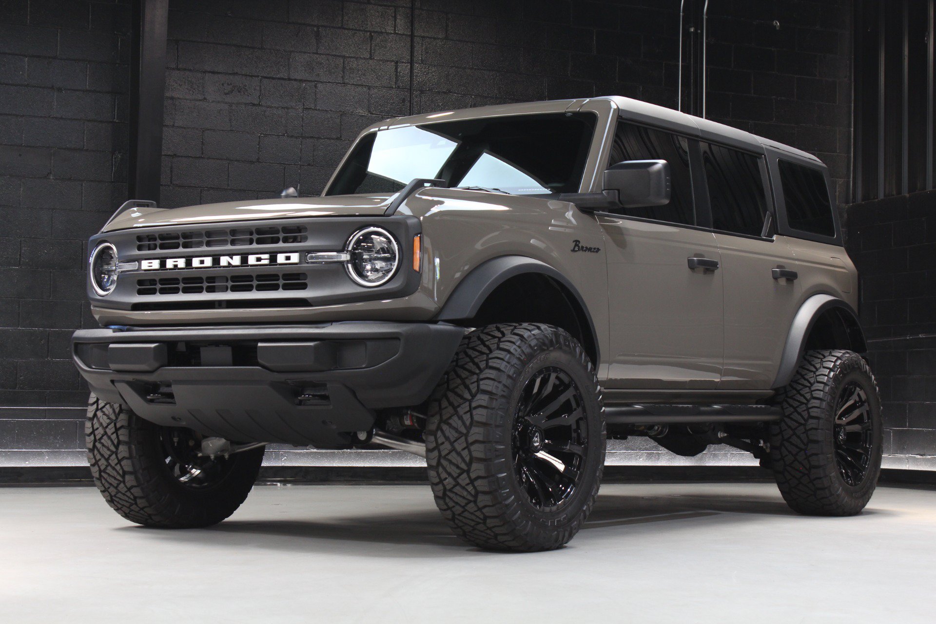 Used 2025 Ford Bronco 4-Door AWD/4WD image 14