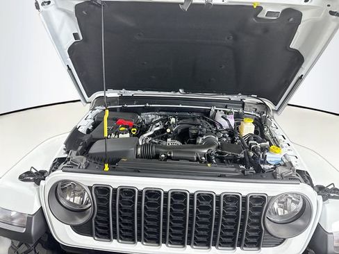 New 2025 Jeep Gladiator Sport image 25