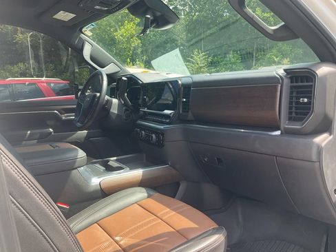 Used 2024 Chevrolet Silverado 3500 High Country w/ High Country Premium Package AWD/4WD image 11