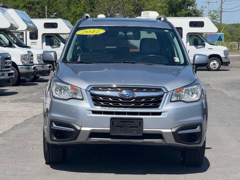 Used 2017 Subaru Forester 2.5i Premium w/ All-Weather Package image 2