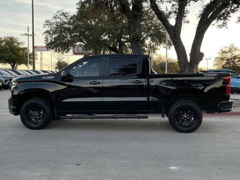 Used 2021 Chevrolet Silverado 1500 LT Trail Boss w/ Convenience Package II image 3