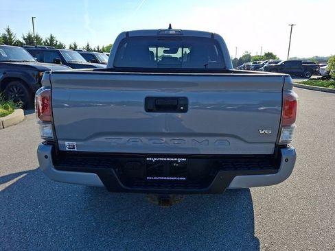 Used 2021 Toyota Tacoma TRD Sport w/ TRD Premium Sport Package AWD/4WD image 5